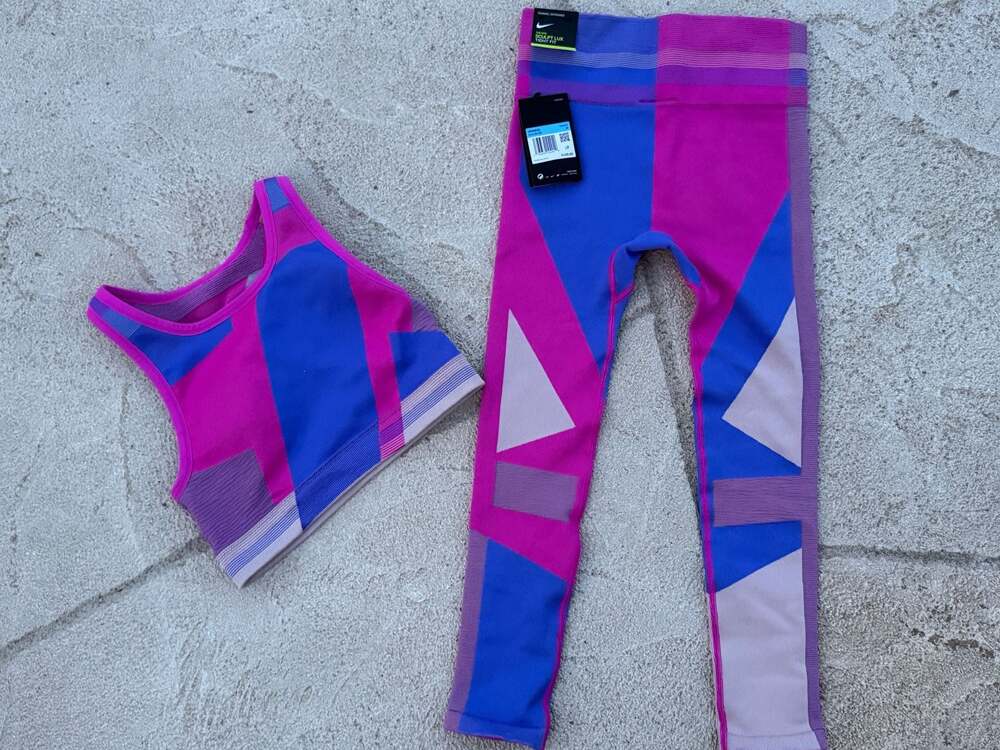 Nike Women's Sculpt M Fit Leggings and Matching XL Sports Bra Set